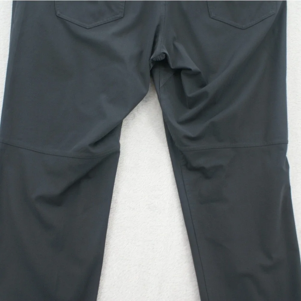 Lululemon Commission Pant Slim Black Warpstreme Mens 38x30 Trousers Team Issued